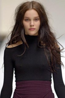 Marios Schwab SS 2007 RTW 04.jpg