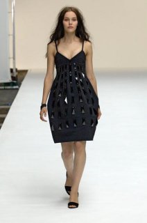 Marios Schwab SS 2007 RTW 05.jpg