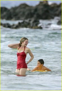 kirsten-dunst-bikini-06.jpg