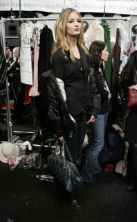 Betsey Johnson FW 2007 Backstage 01.jpg