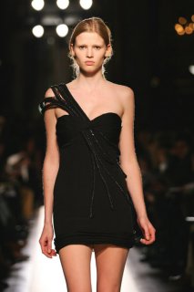 Balmain FW 2007 RTW 02.jpg