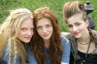 2. bloo01_122_264lo.jpg