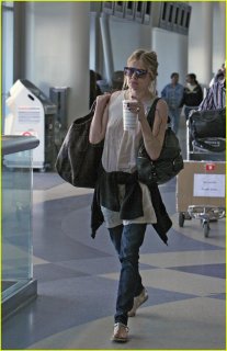 sienna-miller-hot-pink-sunglasses-06.jpg