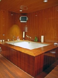 naomi's former apartment_02.jpg