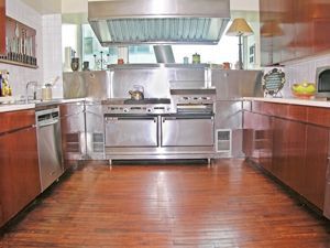naomi's former apartment_06.jpg