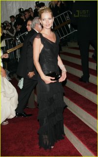 kate-moss-costume-institute-2007-03.jpg