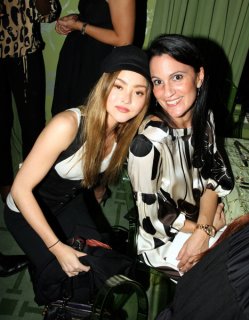 kimora lee fashion show2 - devon aoki fan org.jpg