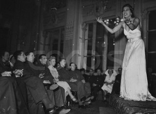 Baker singing for troops 1940 (corbis).jpg