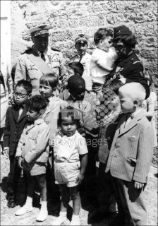 Baker with her children 1940 (getty).jpg