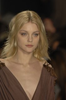 BCBG clp RF7 9100.jpg