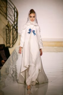 Carven FW 2007 HC 02.jpg