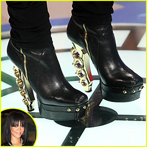 rihanna-brass-knuckles-heels.jpg