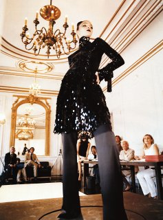 MariacarlaBoscono-VogueUK-1002-01-AndersOvergaard.jpg