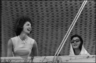 Jackie w Indira Ghandi 1962 (slate).jpg