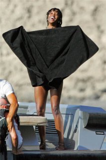 naomi_campbell_bikini_7_big.jpg
