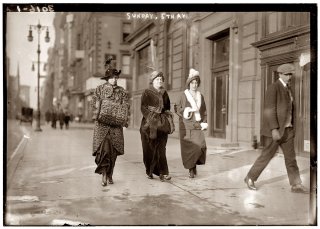 5th Ave 1913 (shorpy).jpg