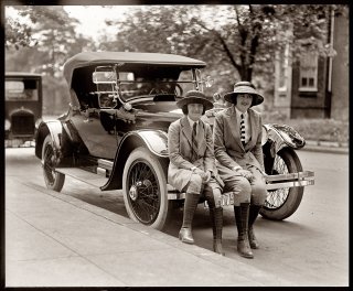 Ladies 1922 (shorpy).jpg