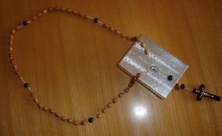 rosary olijfboomhouten kralen.JPG