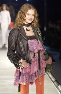 normal_Chloe-FW03-06.jpg