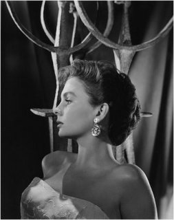 Jean_Simmons_3.jpg