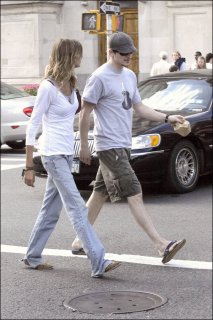 Walking the streets of New York with Josh Hartnett, September 2004 1.jpg