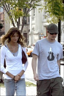 Walking the streets of New York with Josh Hartnett, September 2004 2.jpg