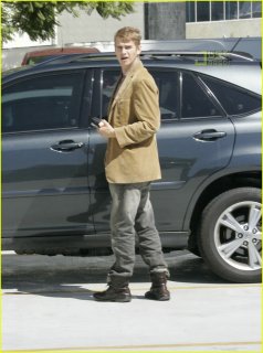 hayden-christensen-rachel-bilson-car-04.jpg