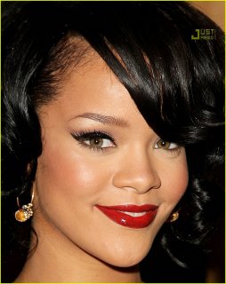 rihanna-world-music-awards-2007-02.jpg