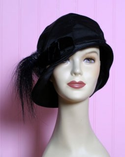 1920's Black Silk and Velvet Cloche with Lace and Horse Hair Plume 1.jpg