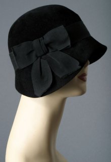 1920's Black Wool Felt Asymetrical Cloche 2.jpg