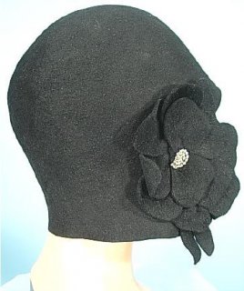 hatclochehelmetblackbkt.jpg