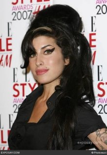 amy-winehouse-2007-elle-style-awards-in-london-16tOhI.jpg