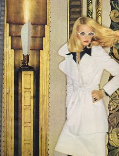 american_vogue_february_1st_1972__newton2sm.jpg