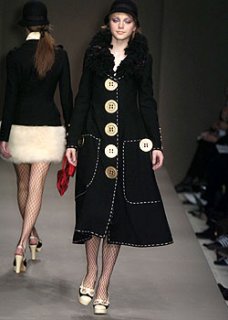 moschino3.jpg