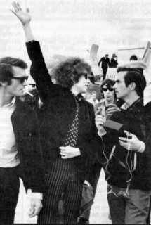 Arrival_in_Australia_April_1966.jpg Arrival_in_Australia_April_1966.jpg