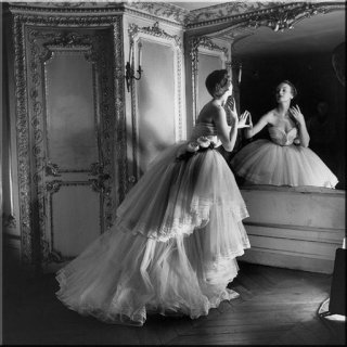 Diorballgown1950PhotographedbyLouis.jpg