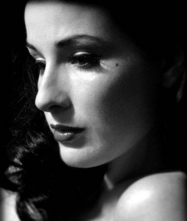 dita-von-teese-24--large-msg-1185056432.jpg