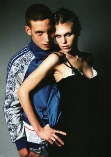 Alexandra_Richards-James_Jagger-Vo_Fr-0404-p048-ph_Mario_Testino.jpg