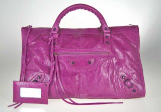 W-Magenta-F.jpg