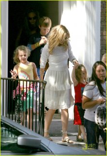 kate-hudson-ryder-robinson-play-date-01.jpg