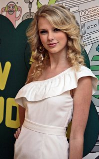 taylor-swift-trl-6168-11.jpg