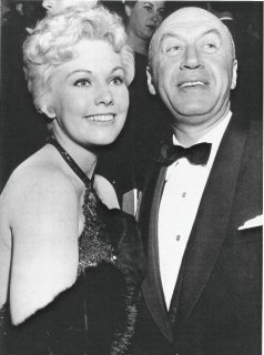 213448.455kimnovak_cannesprem.jpg