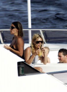 kate-moss-bateau-2.jpg