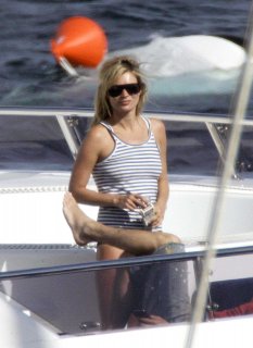 kate-moss-bateau-3.jpg