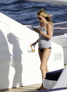 kate-moss-bateau-5.jpg