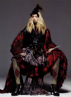 JeanPaulGaultier-AW2007-GemmaWard_Unk001.jpg