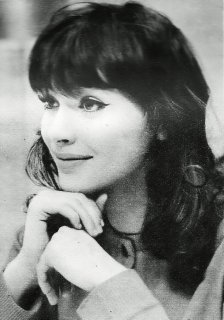 annakarina-revue1.jpg