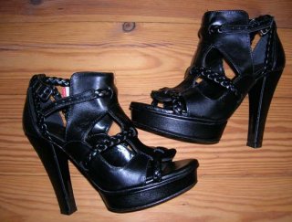 zara-blkheels-1.8.jpg