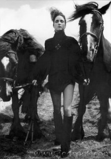 harpers-queen-black-03.jpg