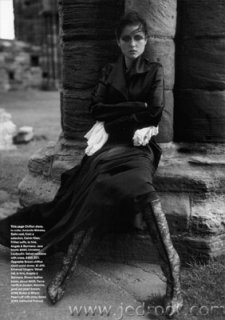 harpers-queen-black-04.jpg